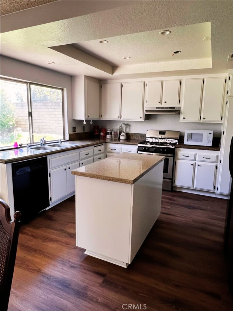 2391 Mangular Avenue Corona, CA 92882 - Photo 9 of 28
