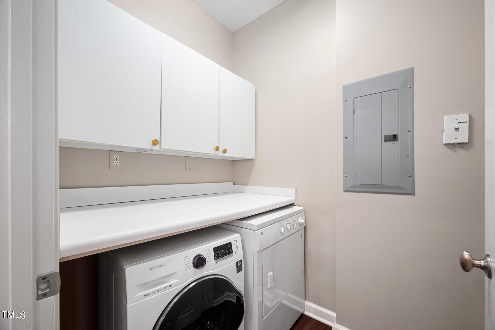 200 South Dawson Street, Unit 201 Raleigh, NC 27601 - Photo 31 of 39 a utility room with dryer and washer