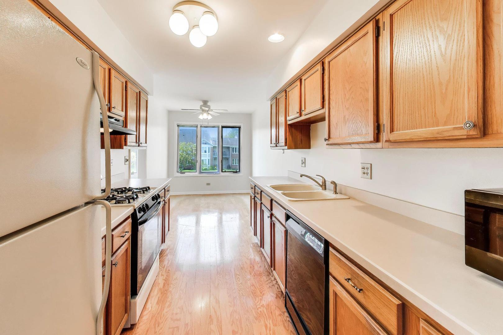 1663 Courtland Drive, Unit 1663 Arlington Heights, IL 60004 - Photo 11 of 36