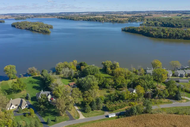 $625,000 | W4436 East Lakeview Road, Hustisford, WI 53034