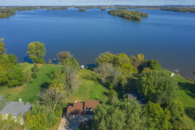 $625,000 | W4436 East Lakeview Road, Hustisford, WI 53034