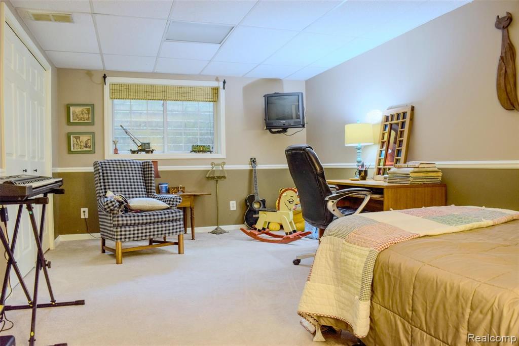 1645 Huntington Park Rochester Hills, MI 48309 - Photo 22 of 25