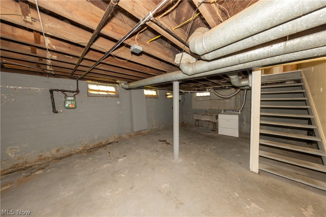 14650 Superior Road Cleveland, OH 44118 - Photo 47 of 50