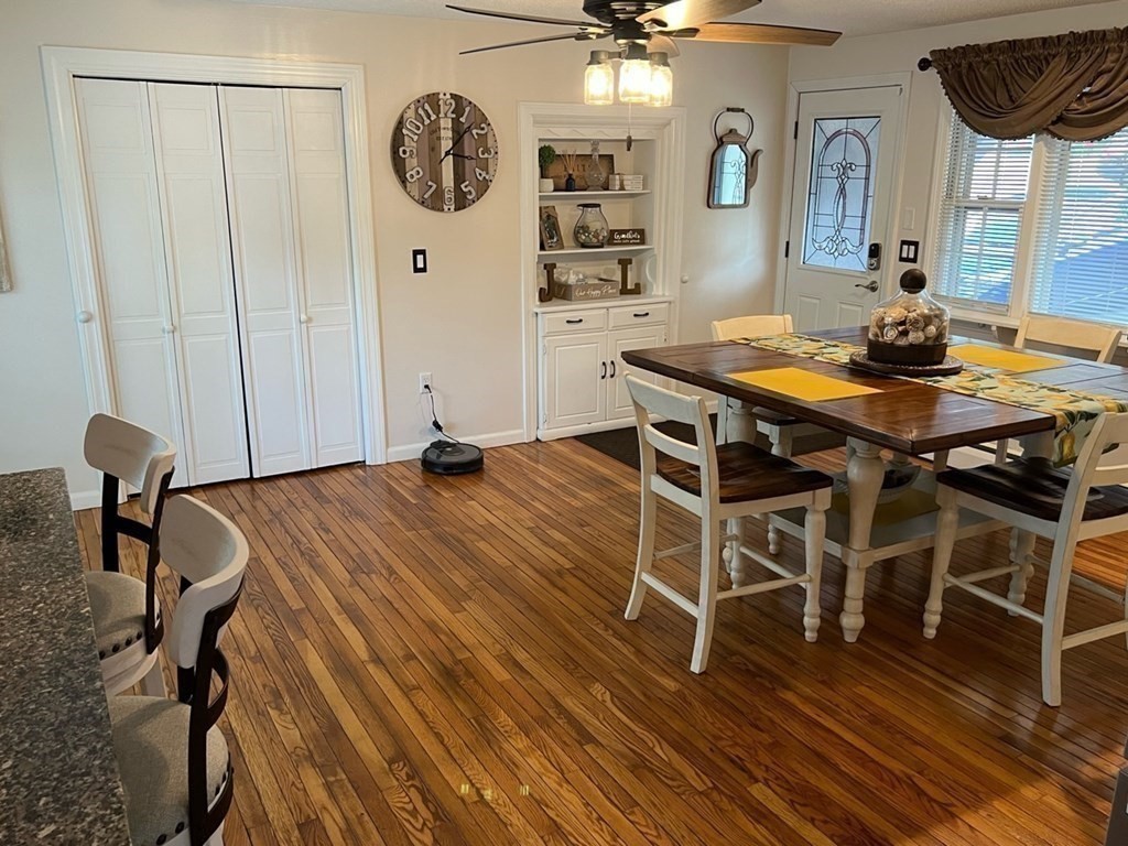 58 Robinhood Road Nashua, NH 03062 - Photo 7 of 19 Gallery Image 7