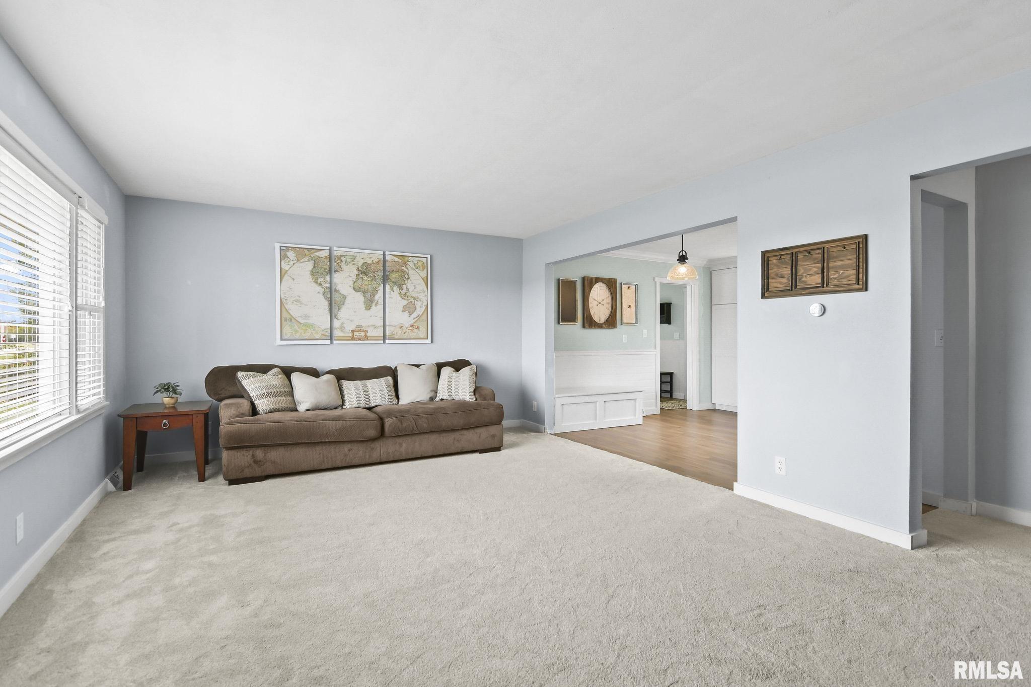 318 Southwind Road Springfield, IL 62703 - Photo 3 of 32