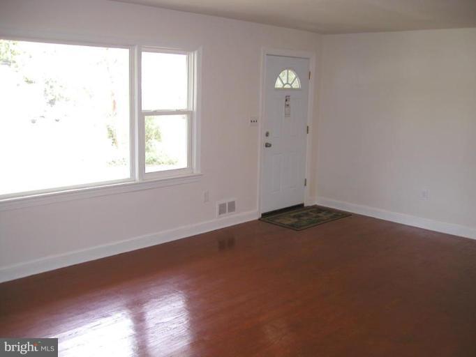2017 Powder Mill Road Silver Spring, MD 20903 - Photo 2 of 10 Entrance / Foyer
