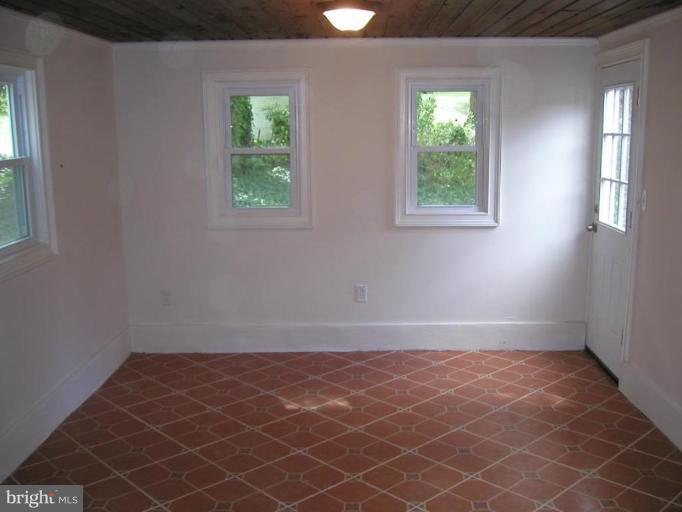 2017 Powder Mill Road Silver Spring, MD 20903 - Photo 6 of 10 Breakfast Area