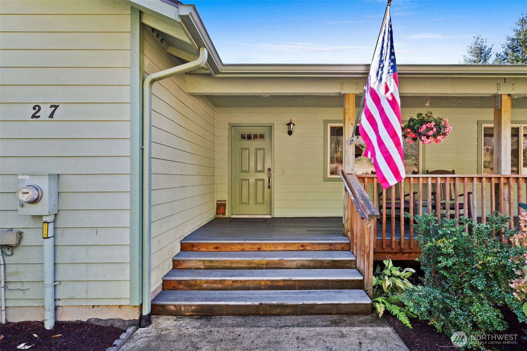 27 Otter Lane Elma, WA 98541 - Photo 3 of 31 a view of entryway