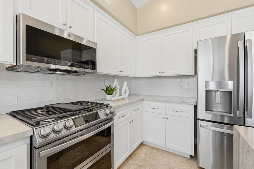 6050 Malea Way Oceanside, CA 92056 - Photo 14 of 36