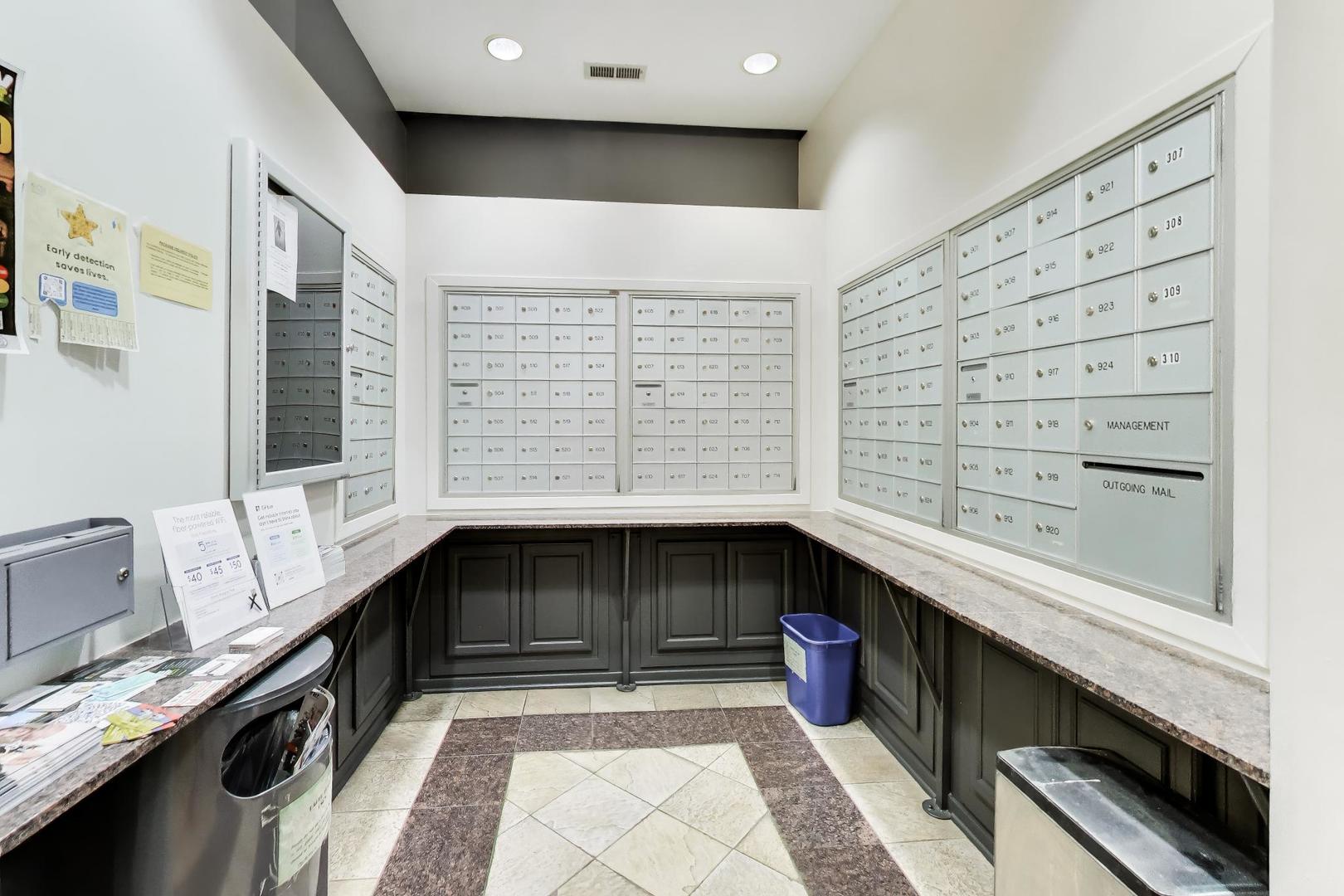 6 South Laflin Street, Unit 301 Chicago, IL 60607 - Photo 5 of 33 Gallery Image 5