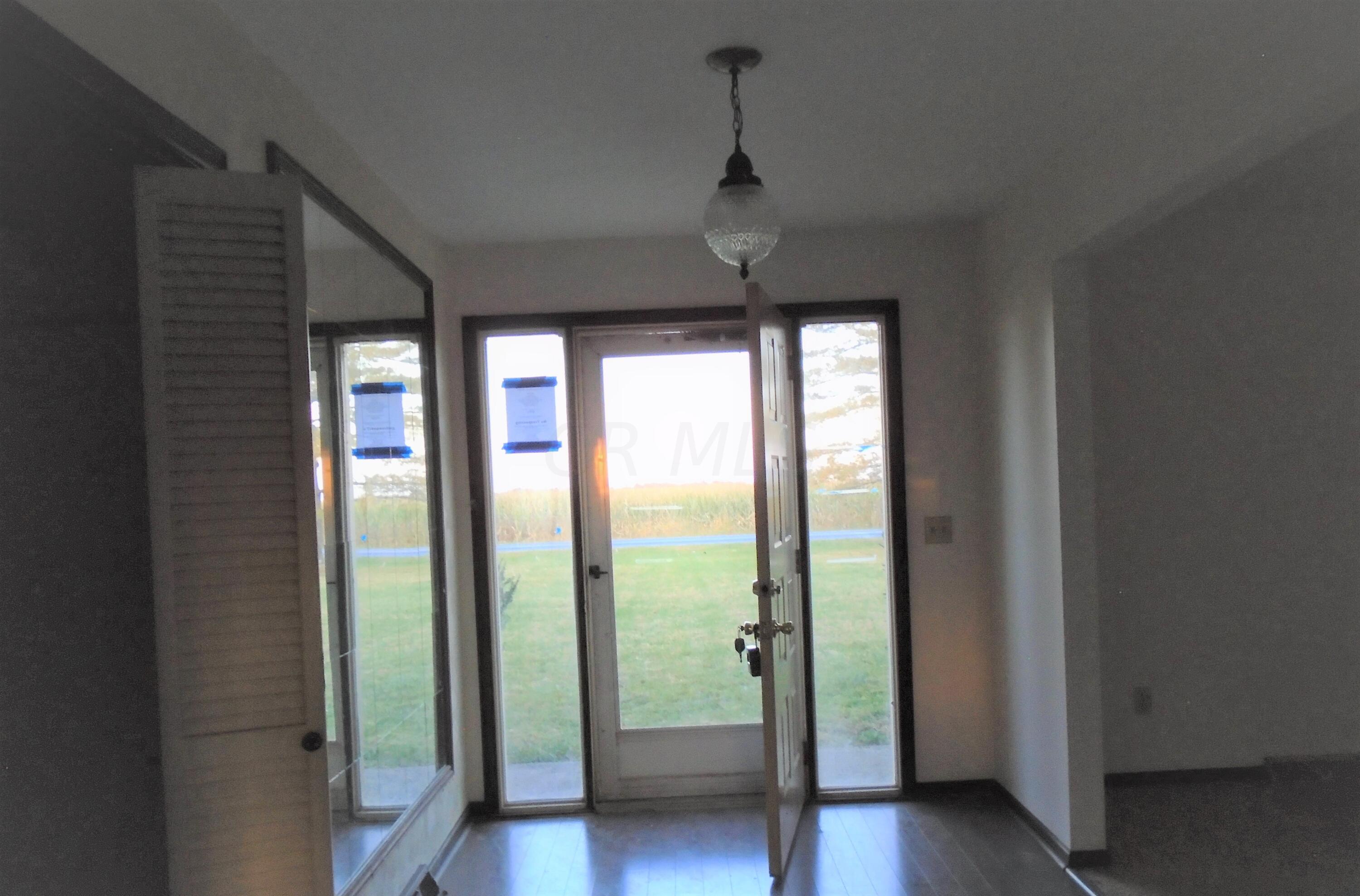 12705 Commercial Point Road Ashville, OH 43103 - Photo 2 of 28 Entry