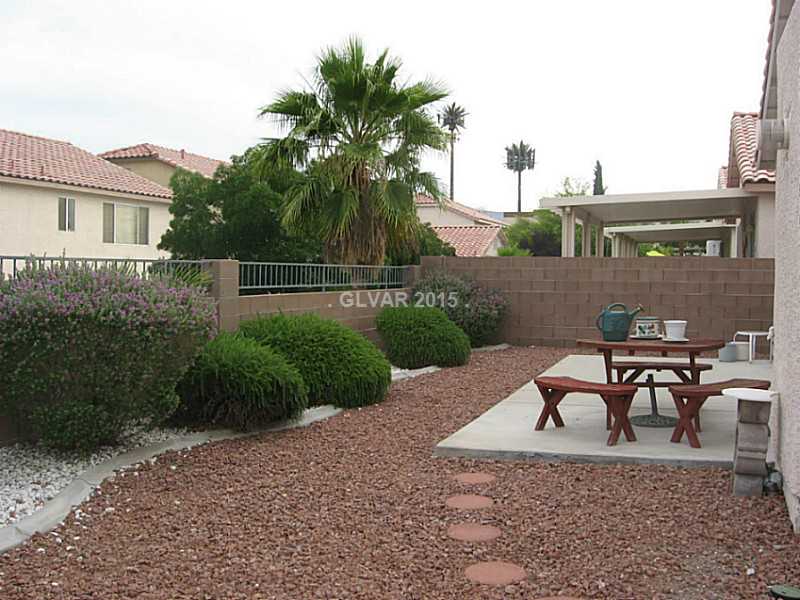 10115 Black Duck Court Las Vegas, NV 89117 - Photo 13 of 16 Yard/Garden. Good size back yard.