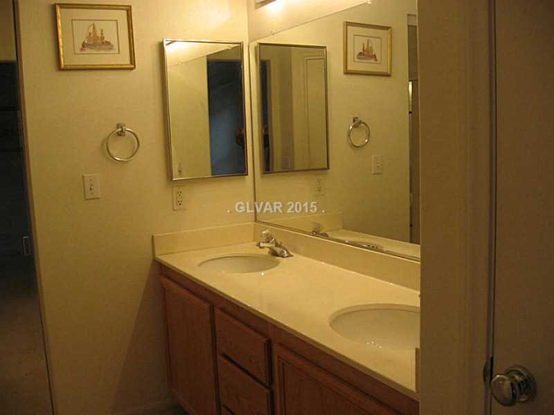 10115 Black Duck Court Las Vegas, NV 89117 - Photo 8 of 16 Master Bath/Spa.