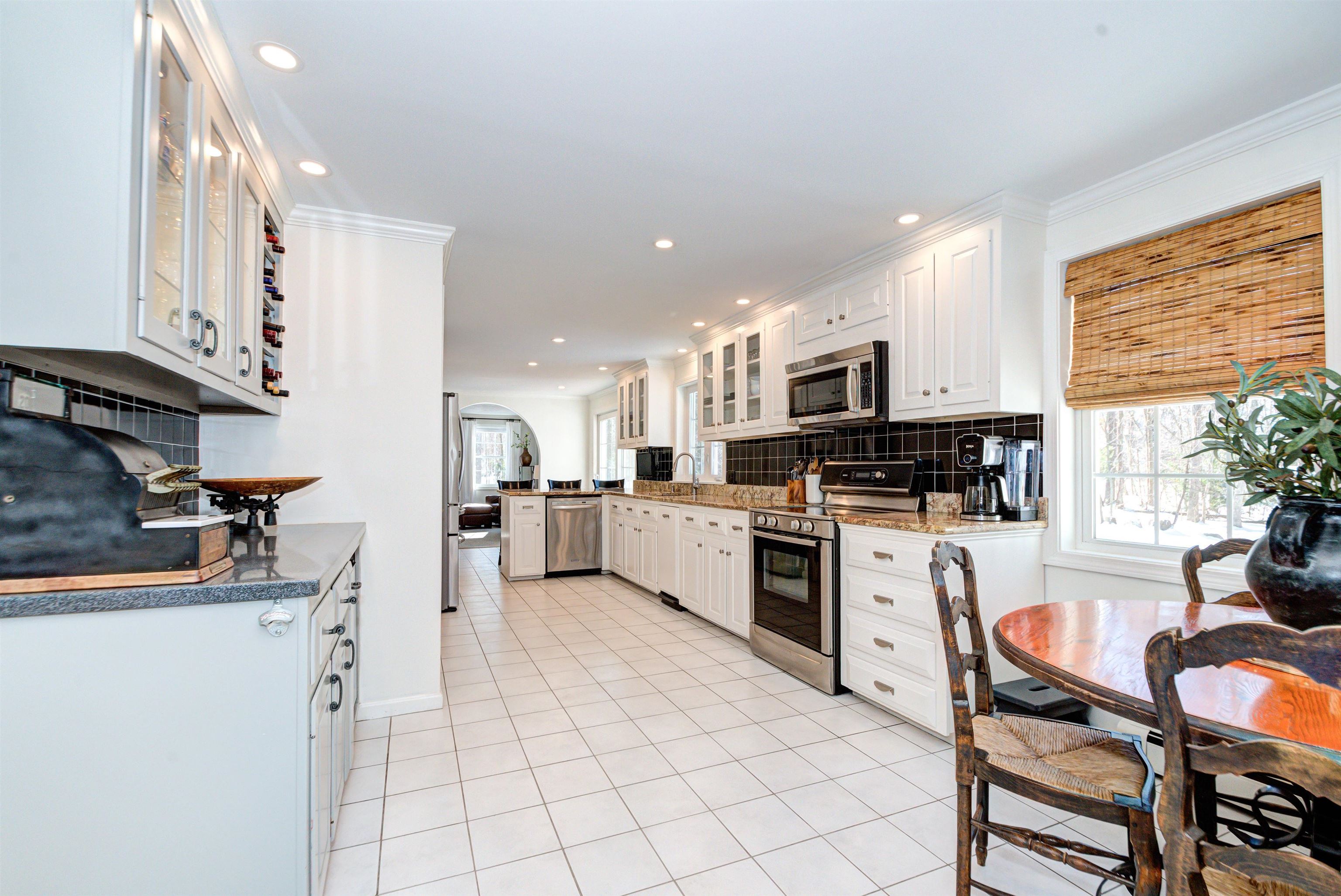 28 Blossom Road Windham, NH 03087 - Photo 5 of 60