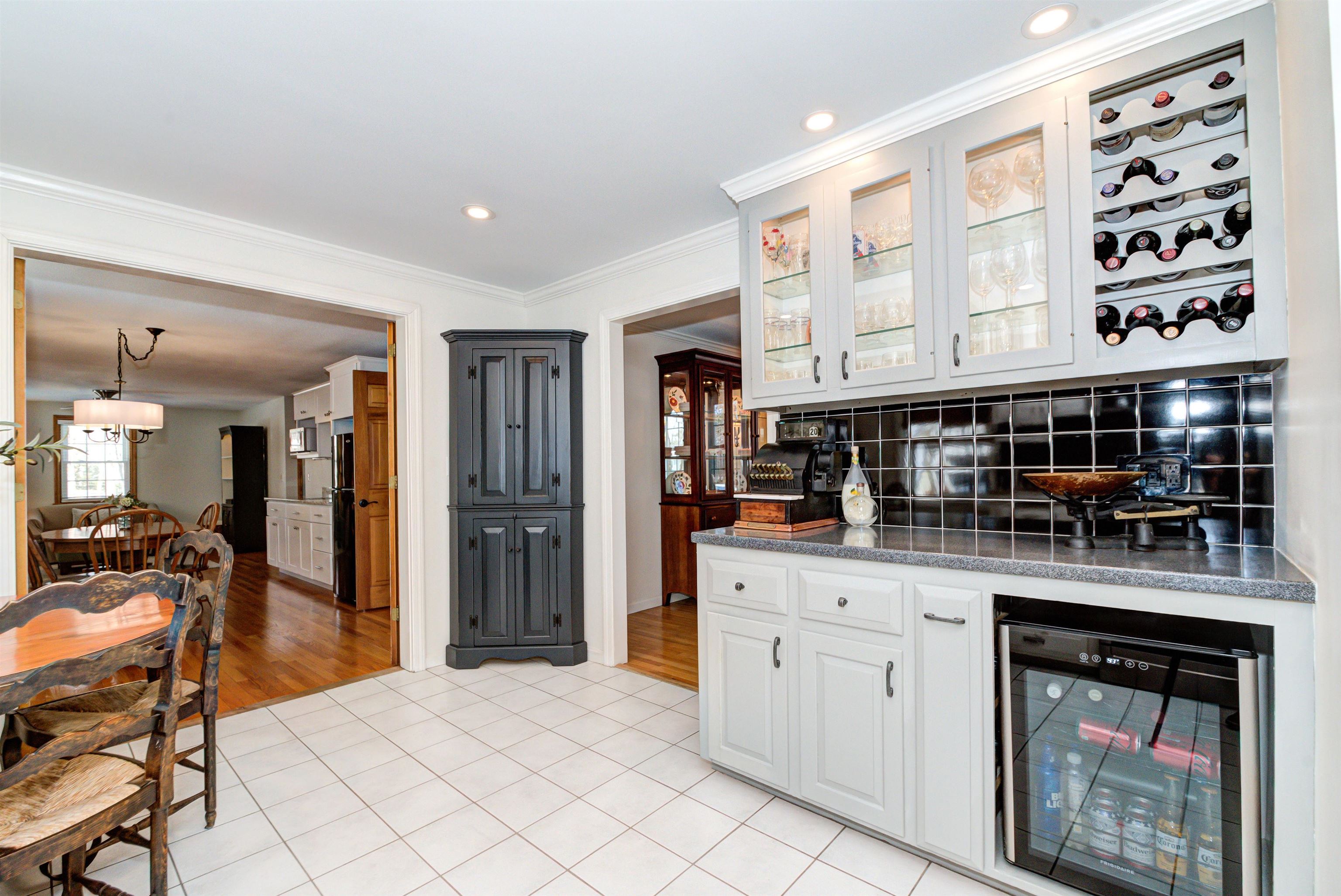 28 Blossom Road Windham, NH 03087 - Photo 8 of 60