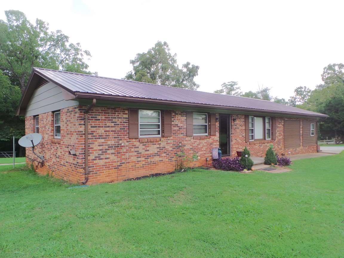 127 State Rd S-11-376 Blacksburg, SC 29702 - Photo 1 of 25 Gallery Image 1