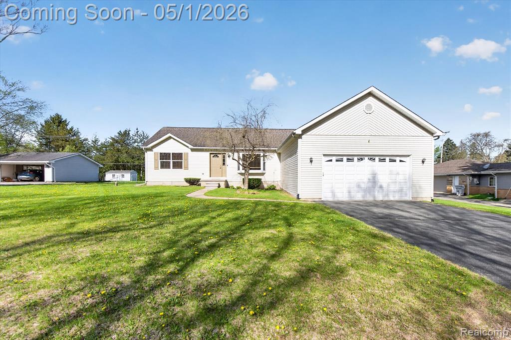 9074 Hamburg Road Brighton, MI 48116 - Photo 3 of 42 Gallery Image 3