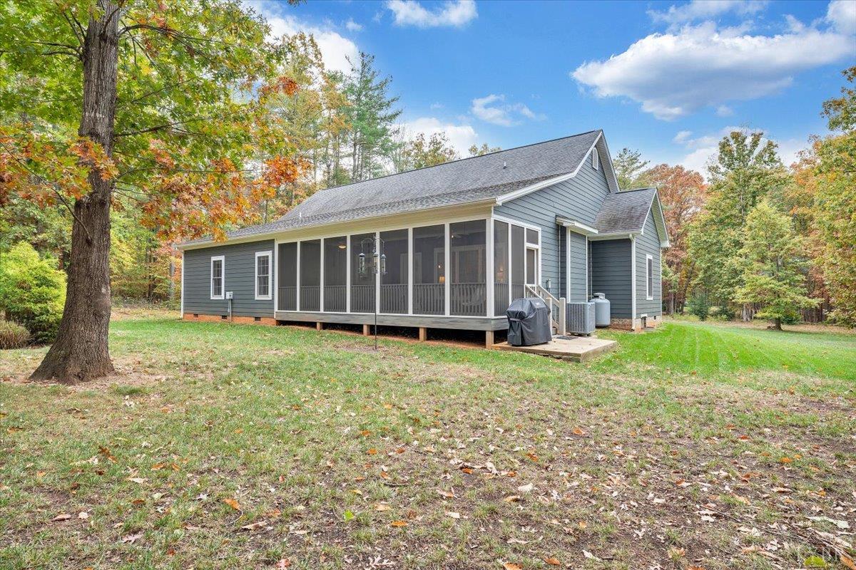 111 Otterview Road Forest, VA 24551 - Photo 34 of 55 a view of a house with backyard and garden