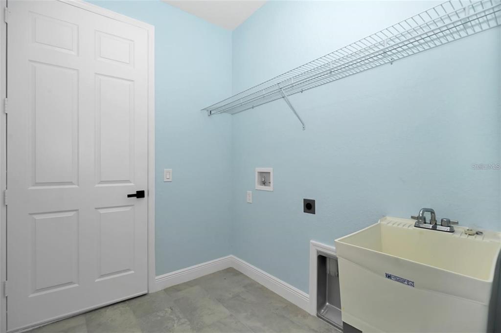 12222 Southwest 95th Place Dunnellon, FL 34432 - Photo 15 of 17 a view of utility room