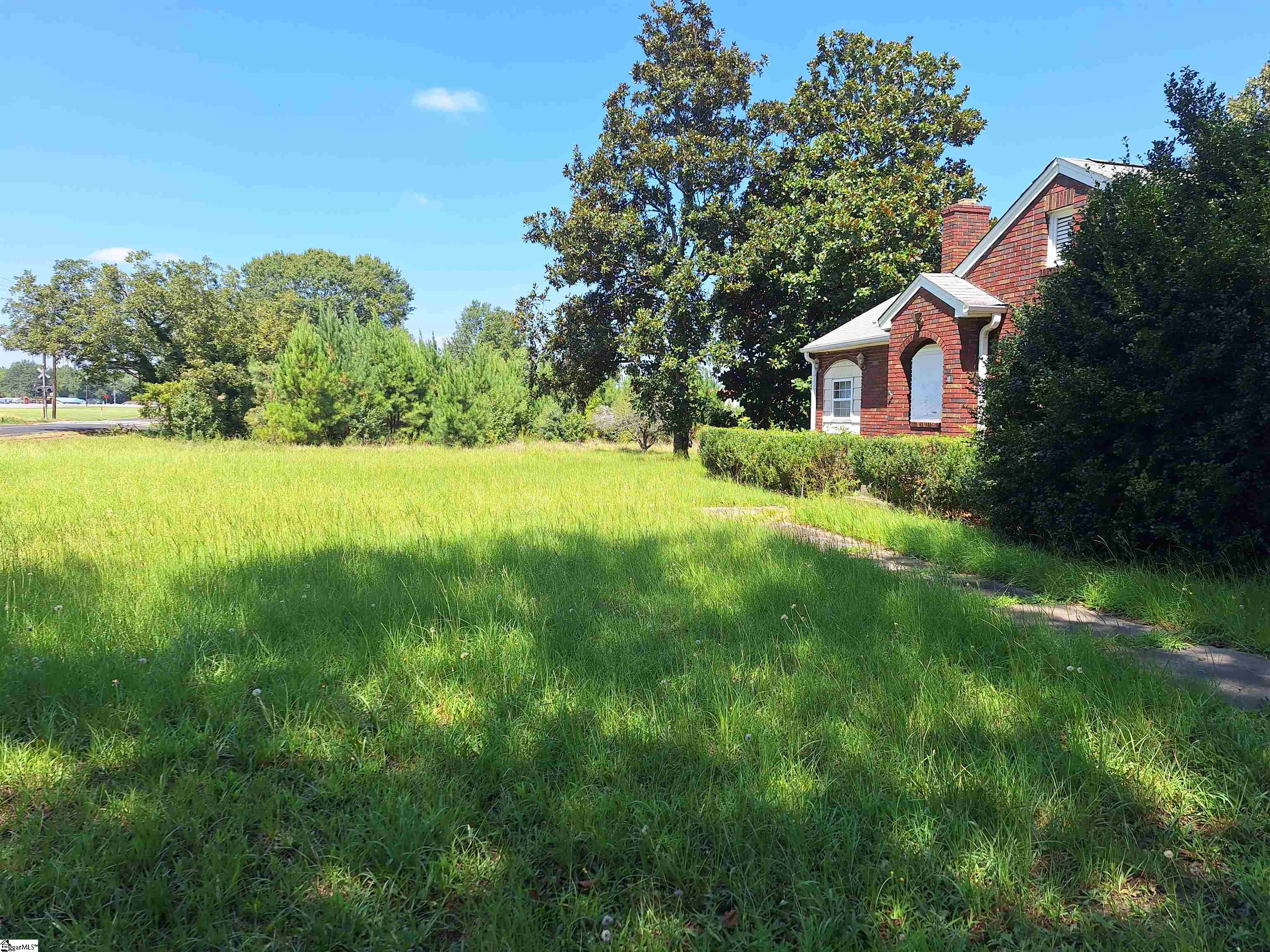 303 Flatrock Road Anderson, SC 29624 - Photo 2 of 36
