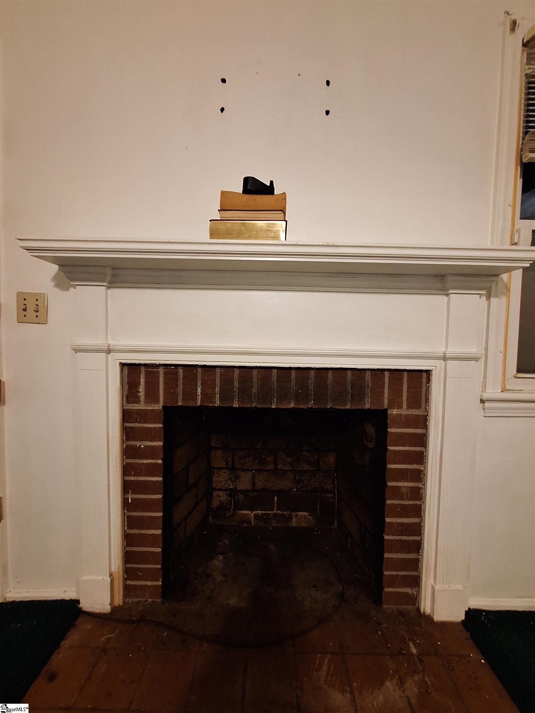303 Flatrock Road Anderson, SC 29624 - Photo 8 of 36 In Living Room