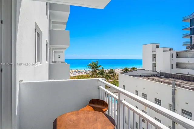 $595,000 | 345 Ocean Drive, Unit 610, Miami Beach, FL 33139