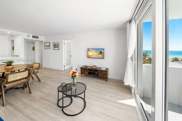 $595,000 | 345 Ocean Drive, Unit 610, Miami Beach, FL 33139