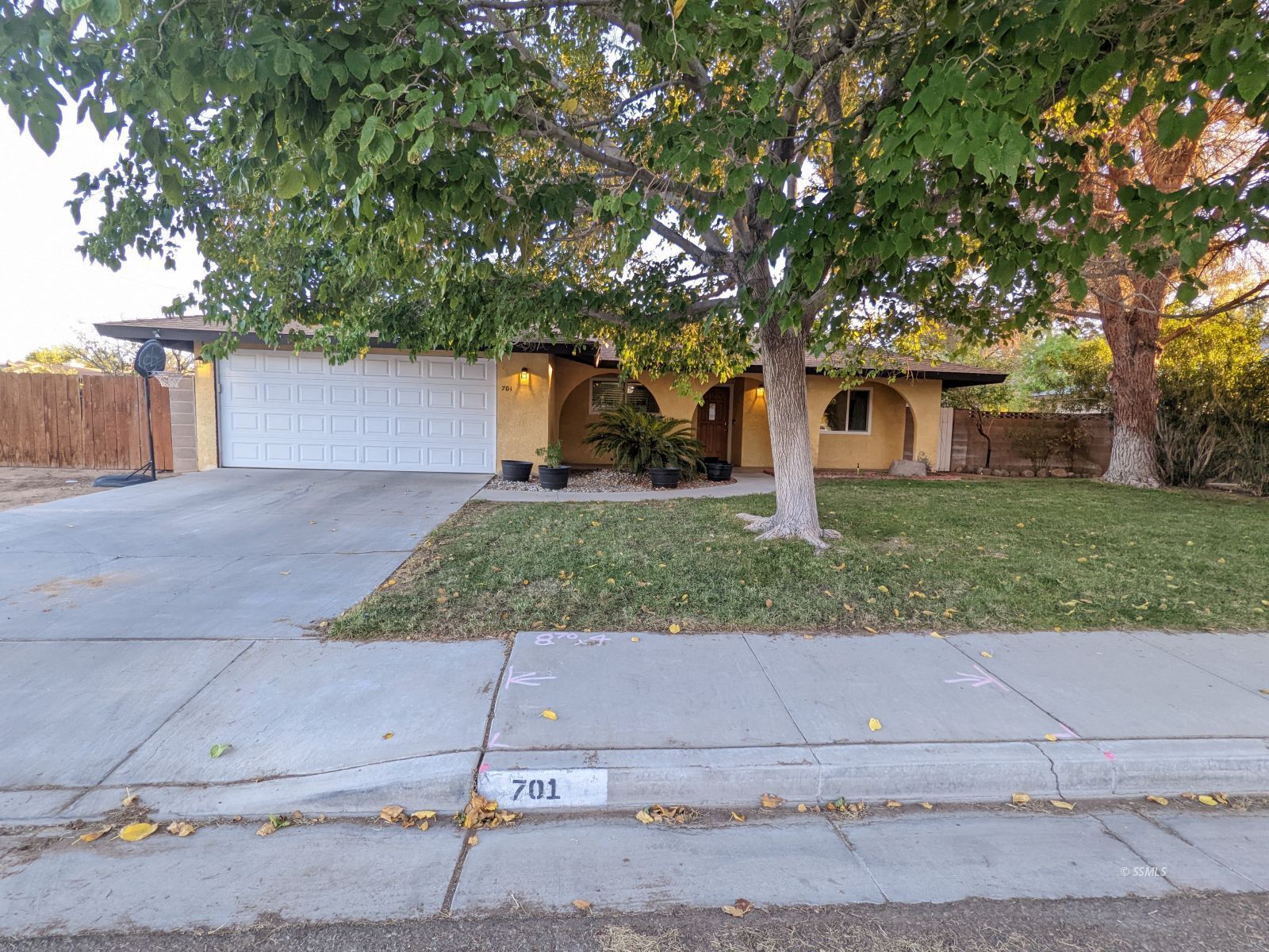 701 West Wasp Avenue Ridgecrest, CA 93555 - Photo 1 of 37