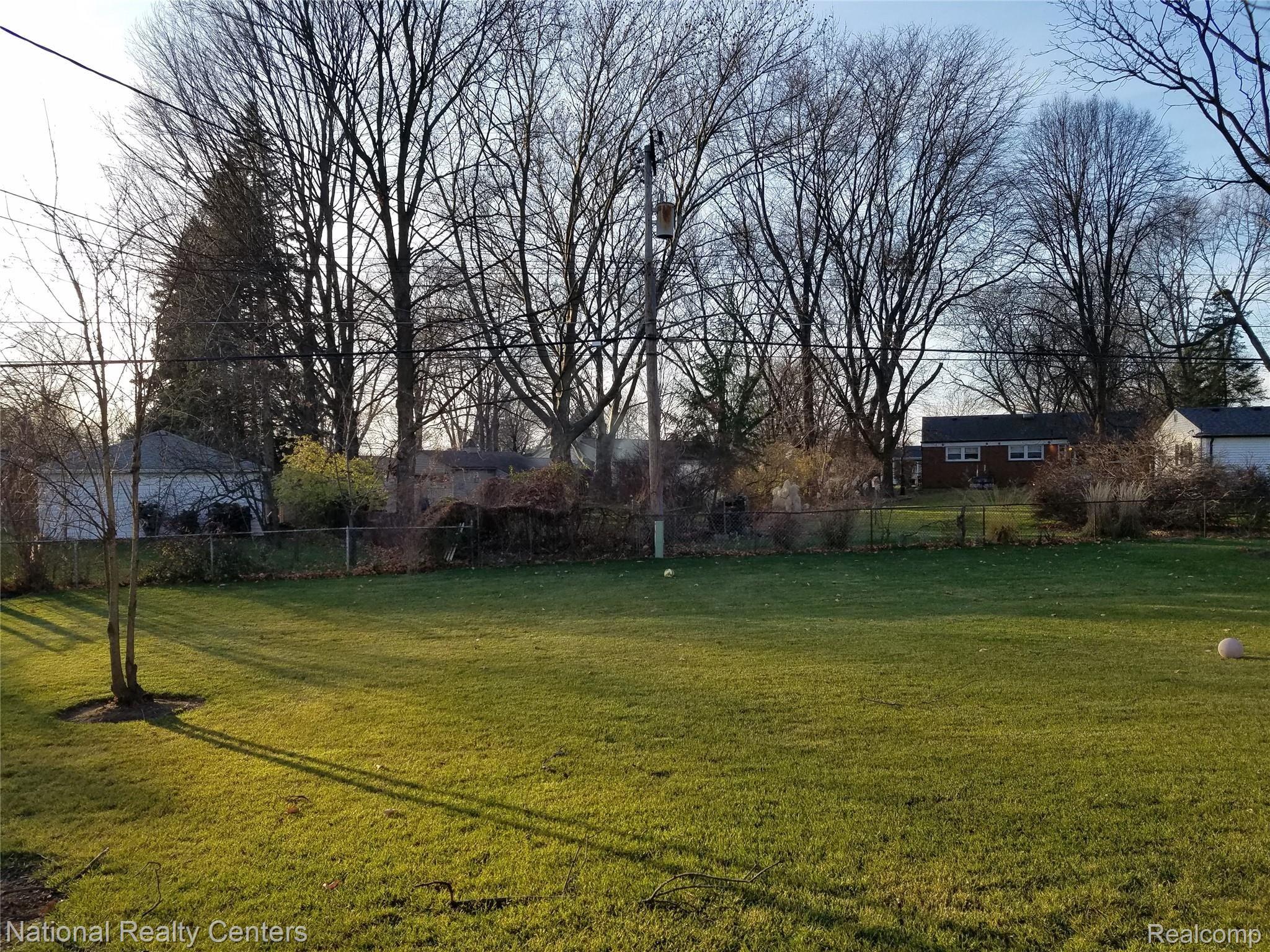 9811 Wayne Road Livonia, MI 48150 - Photo 44 of 47 20201121_161041.jpg