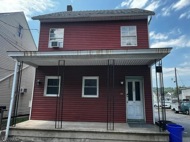 $1,400 | 203 North Main Street, Unit 2, Phillipsburg, NJ 08865
