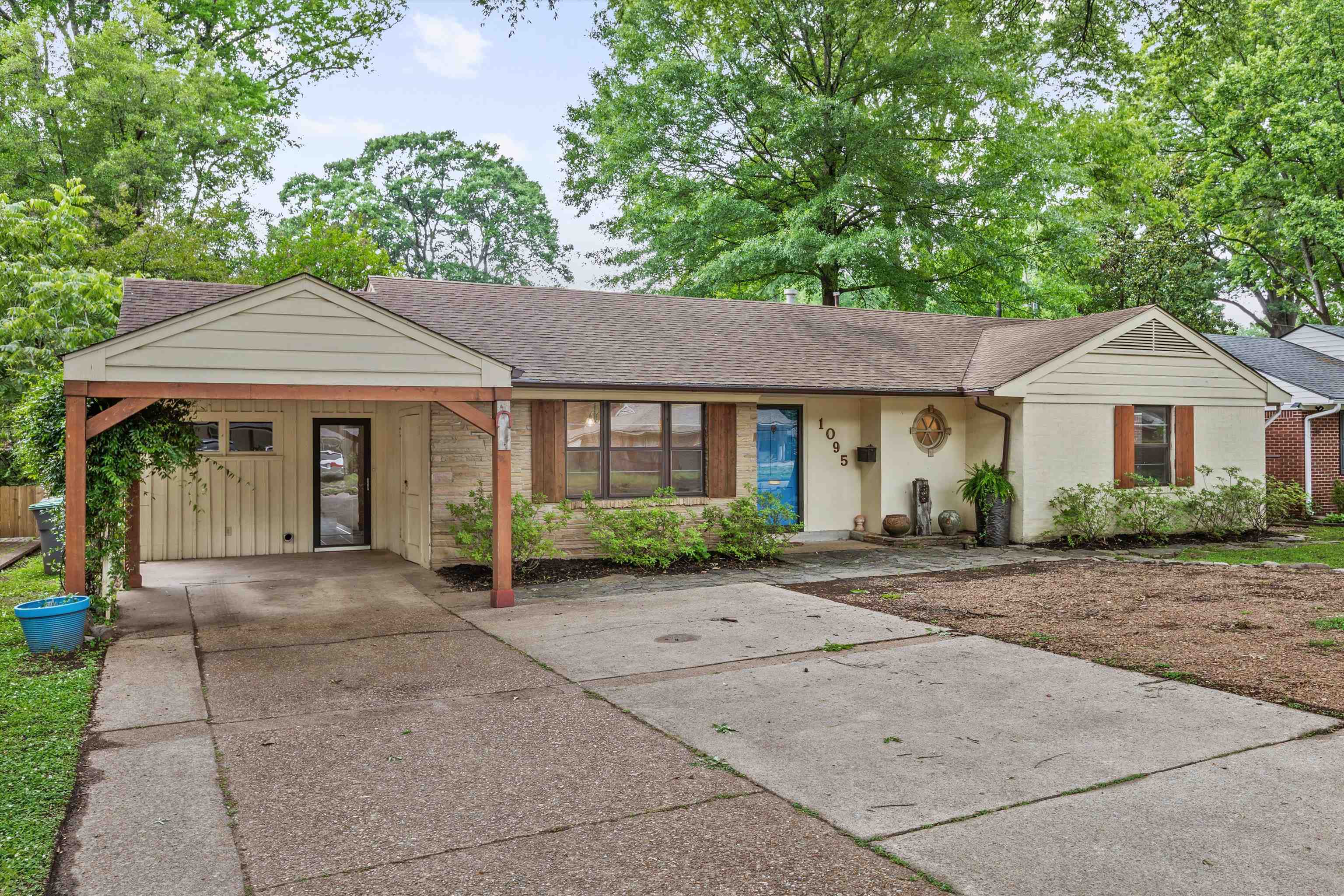 1095 South Perkins Road Memphis, TN 38117 - Photo 2 of 31