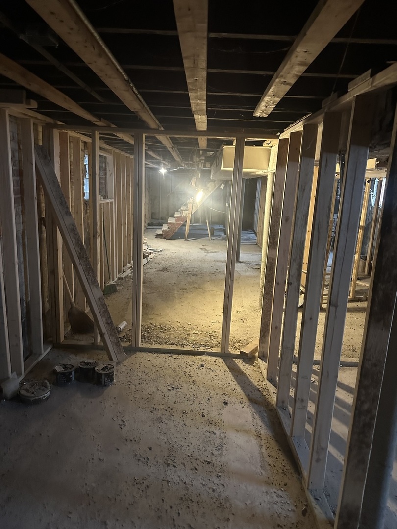 11809 South Indiana Avenue Chicago, IL 60628 - Photo 20 of 21 a view of an empty room