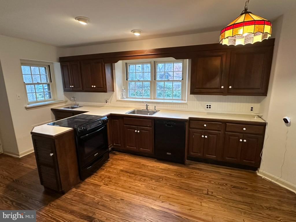 602 Bellevue Road Wilmington, DE 19809 - Photo 26 of 56 a kitchen with granite countertop a sink and cabinets