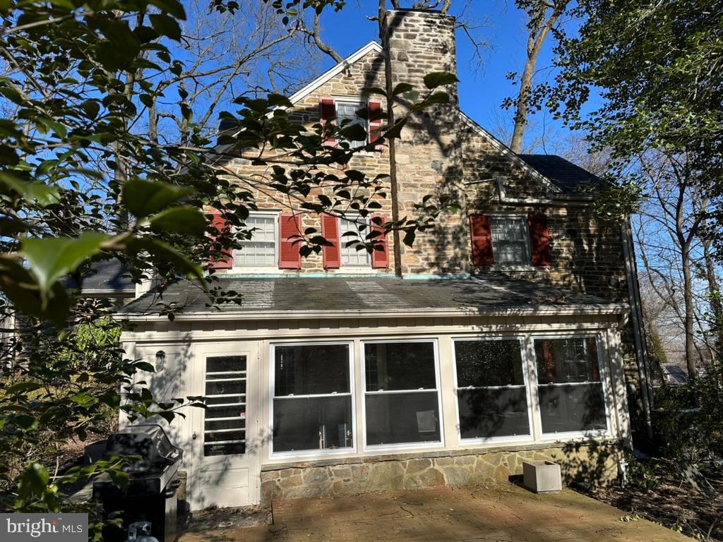 602 Bellevue Road Wilmington, DE 19809 - Photo 10 of 56 front view of a building with a tree
