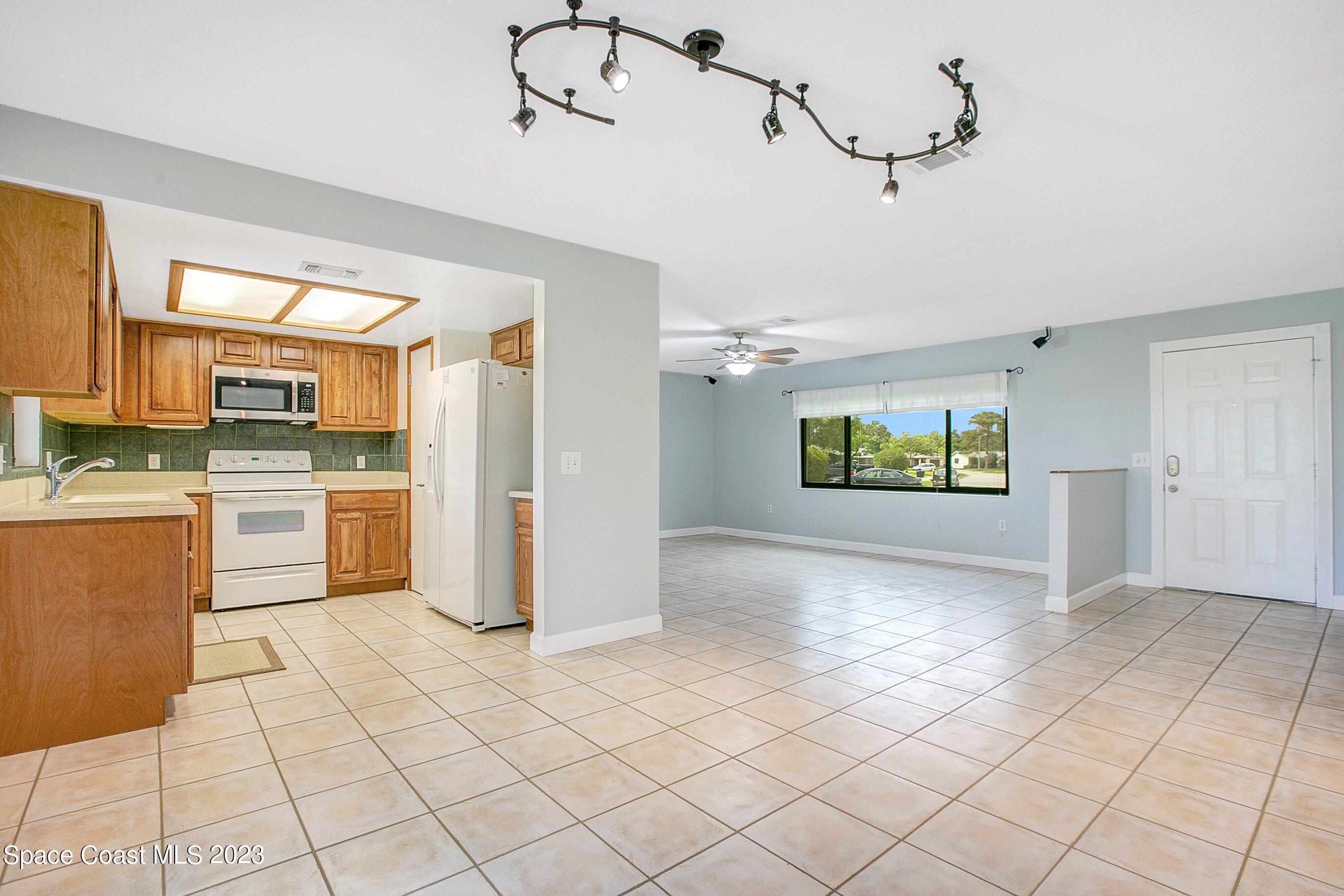3640 Longbow Road Cocoa, FL 32926 - Photo 14 of 41 014_trevisuality-14