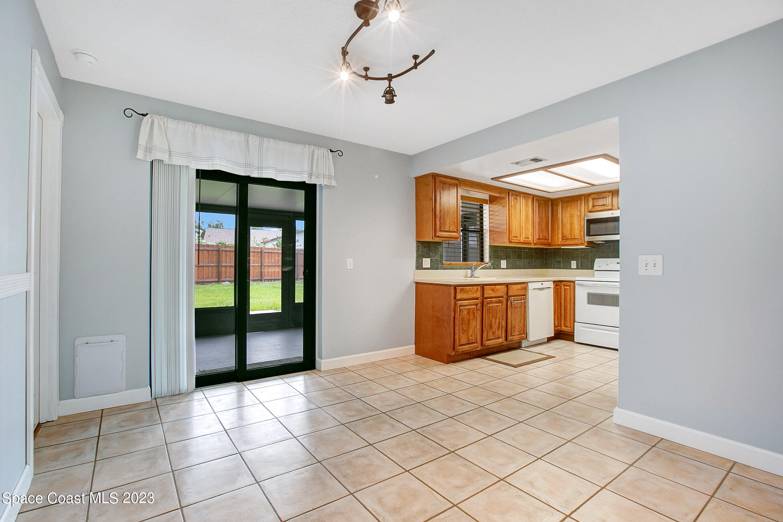 3640 Longbow Road Cocoa, FL 32926 - Photo 10 of 41 010_trevisuality-10