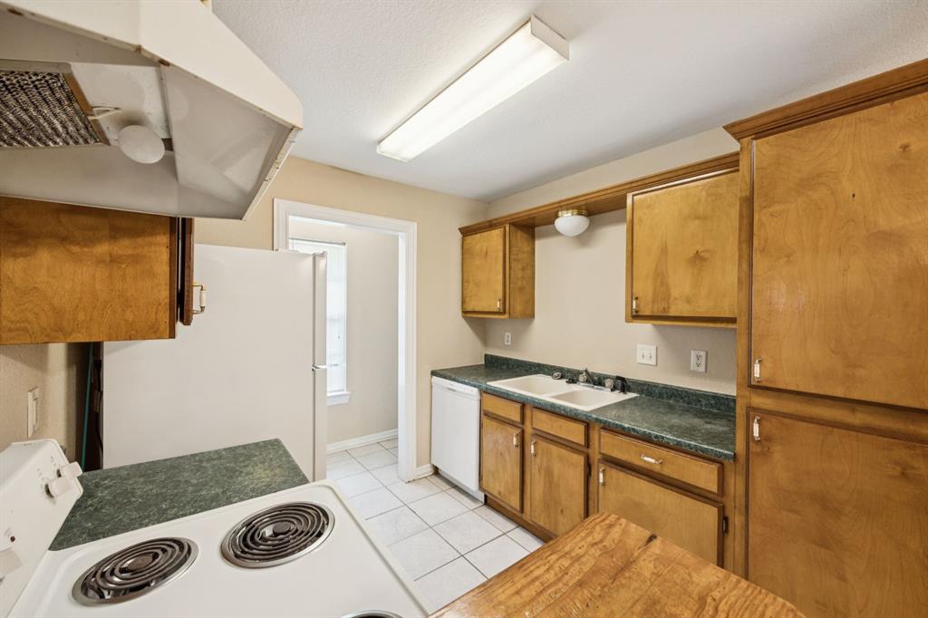 1104 East High Street Terrell, TX 75160 - Photo 7 of 28 1104