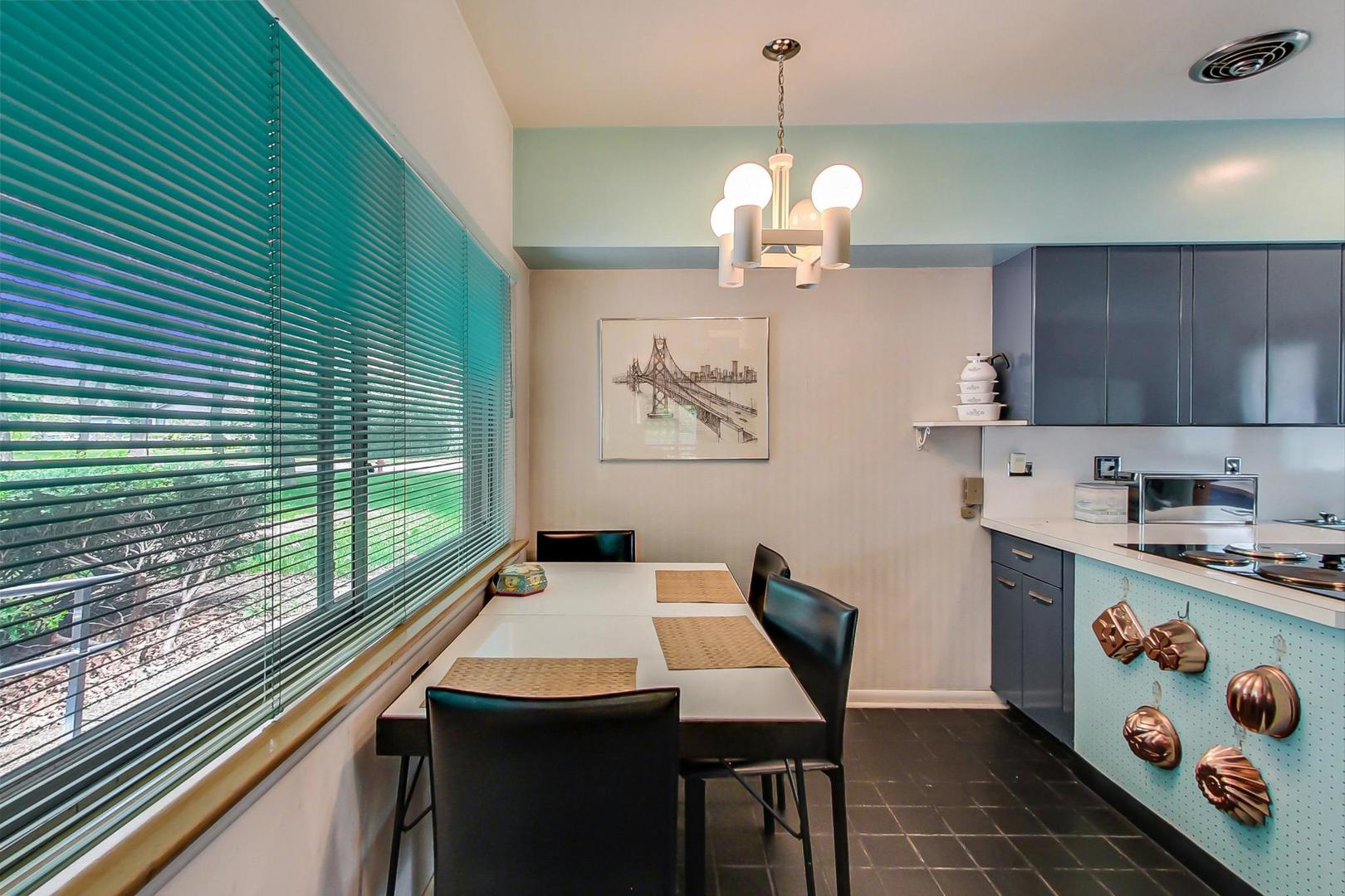 1930 Berkeley Road Highland Park, IL 60035 - Photo 13 of 43