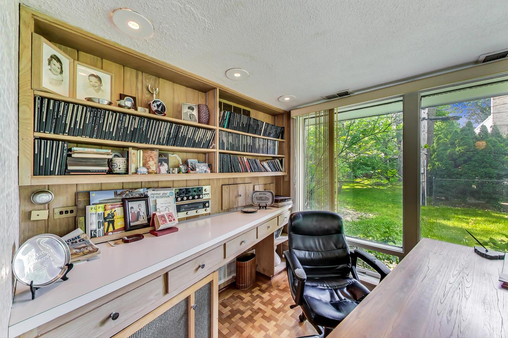 1930 Berkeley Road Highland Park, IL 60035 - Photo 20 of 43