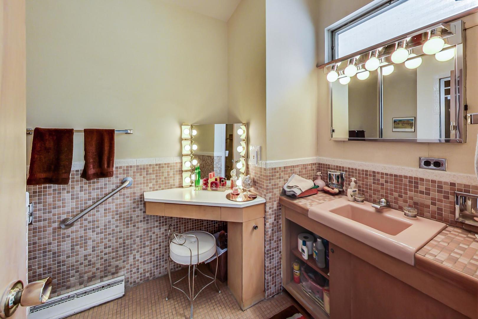 1930 Berkeley Road Highland Park, IL 60035 - Photo 33 of 43