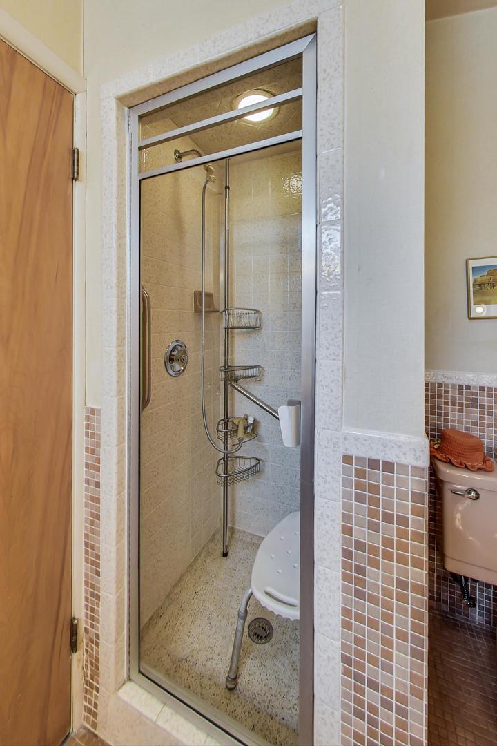 1930 Berkeley Road Highland Park, IL 60035 - Photo 34 of 43