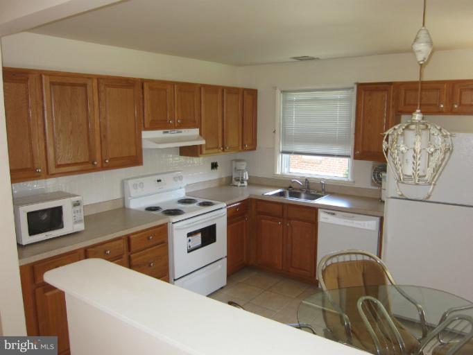 1204 Berkwood Road Baltimore, MD 21237 - Photo 7 of 28 Kitchen
