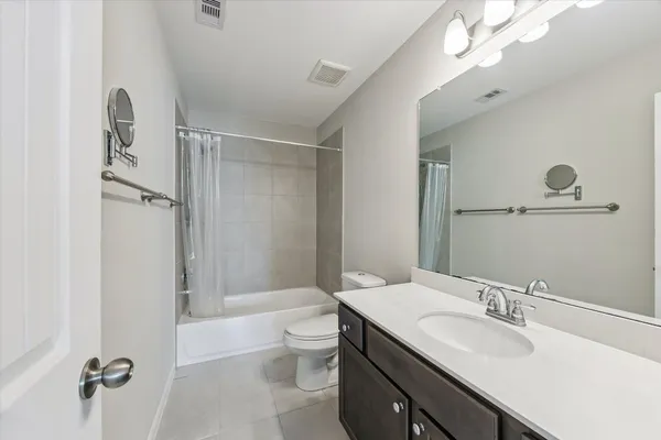 $2,600 | 346 Marble Springs Lane, La Marque, TX 77568