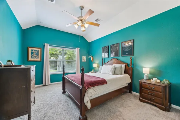 $2,600 | 346 Marble Springs Lane, La Marque, TX 77568