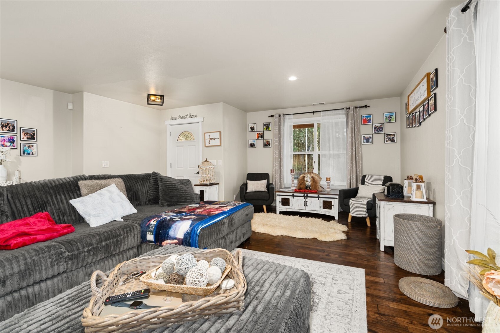 32409 48th Avenue South Roy, WA 98580 - Photo 6 of 23 a bed room with furniture and a window