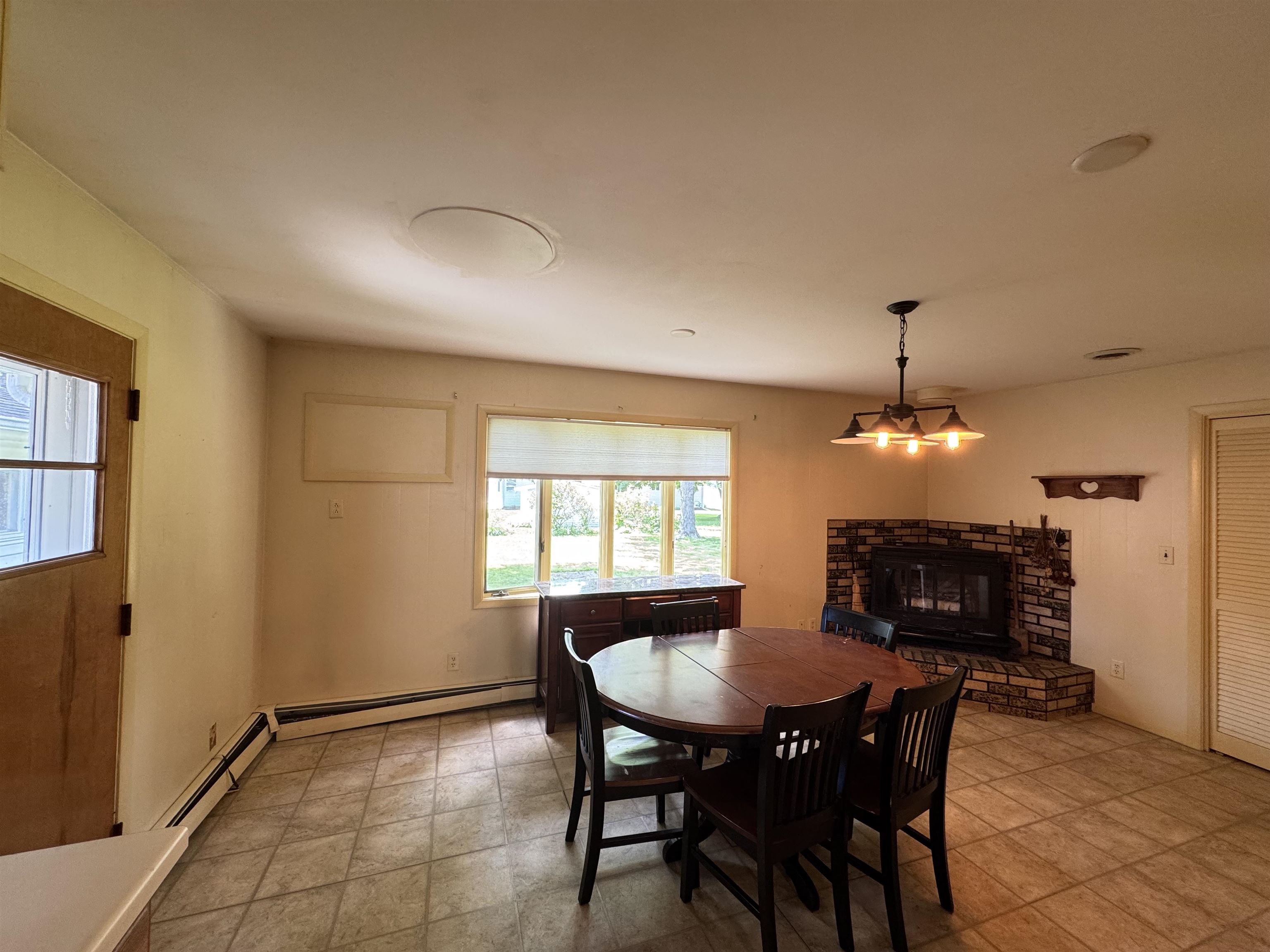 534 Demarest Avenue Waupaca, WI 54981 - Photo 4 of 21
