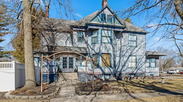 $283,000 | 203 North Maple Street, Momence, IL 60954