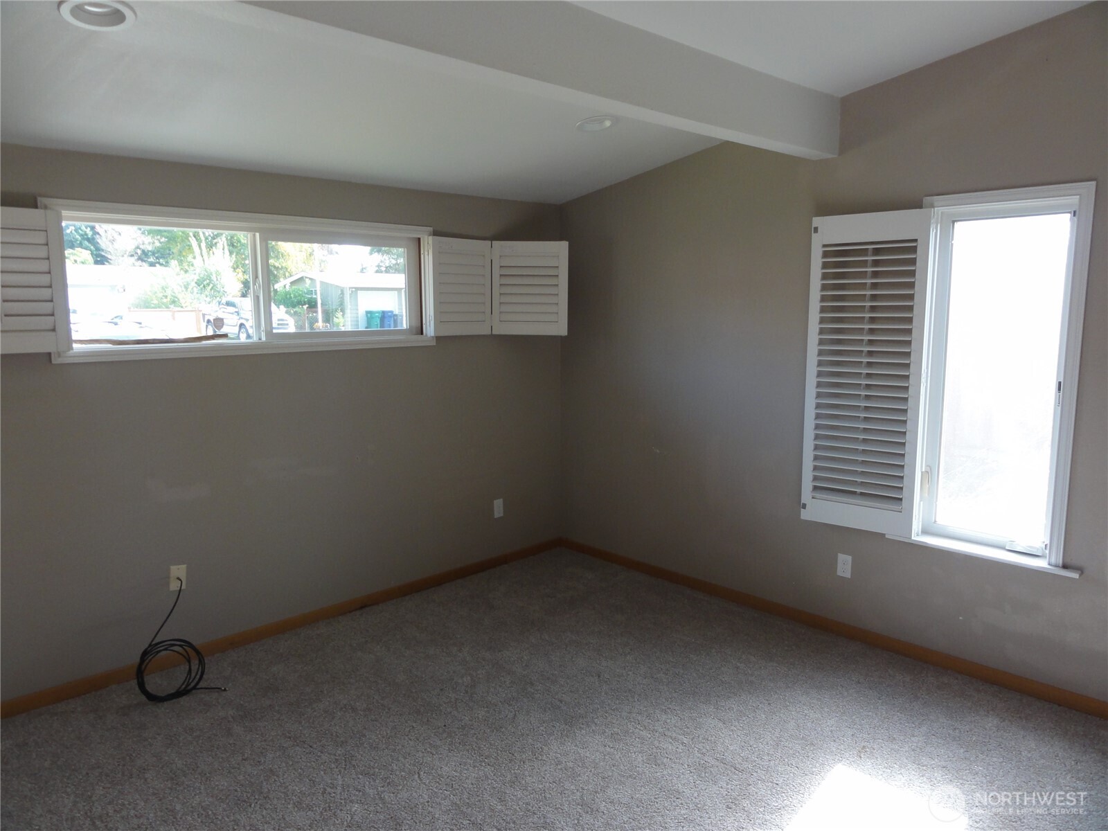28821 18th Avenue South Federal Way, WA 98003 - Photo 5 of 14 an empty room with a window
