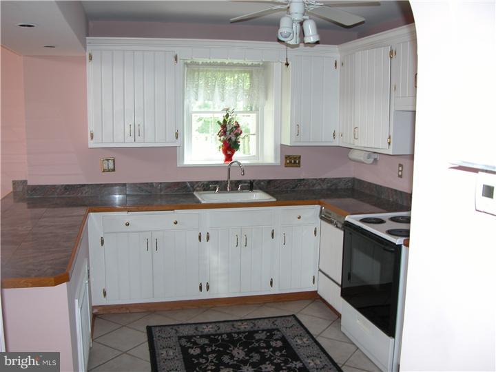 1547 Heather Road Huntingdon Valley, PA 19006 - Photo 7 of 11 Kitchen