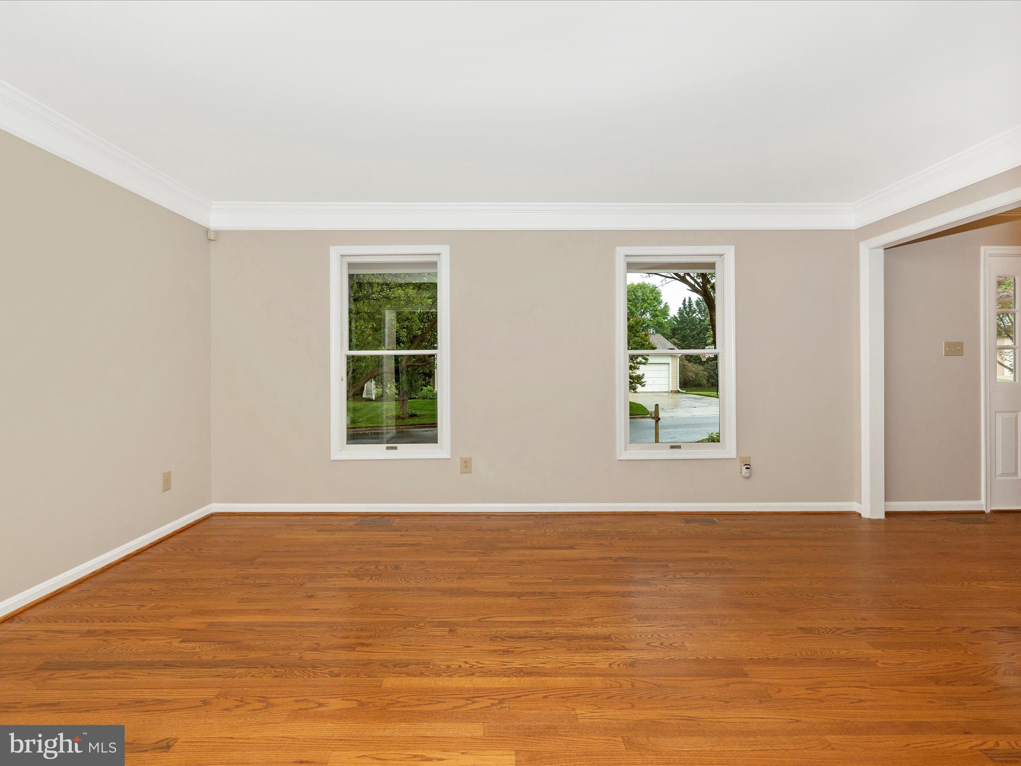 18908 Falling Star Road Germantown, MD 20874 - Photo 13 of 70 Living Room